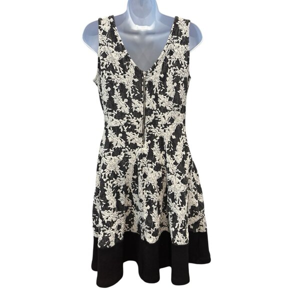 Le Lis Fit & Flare Embroidered Dress M Sleeveless‎ Zip Back Ivory Black - Picture 5 of 5
